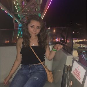 Meet your Posher, Leeanna